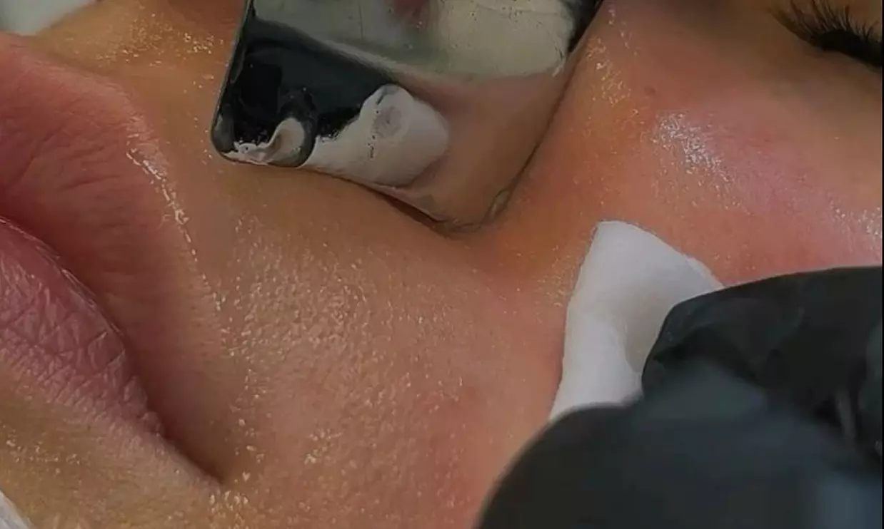 Soin Hydra visage de 60 min avec Mimi Studio Care