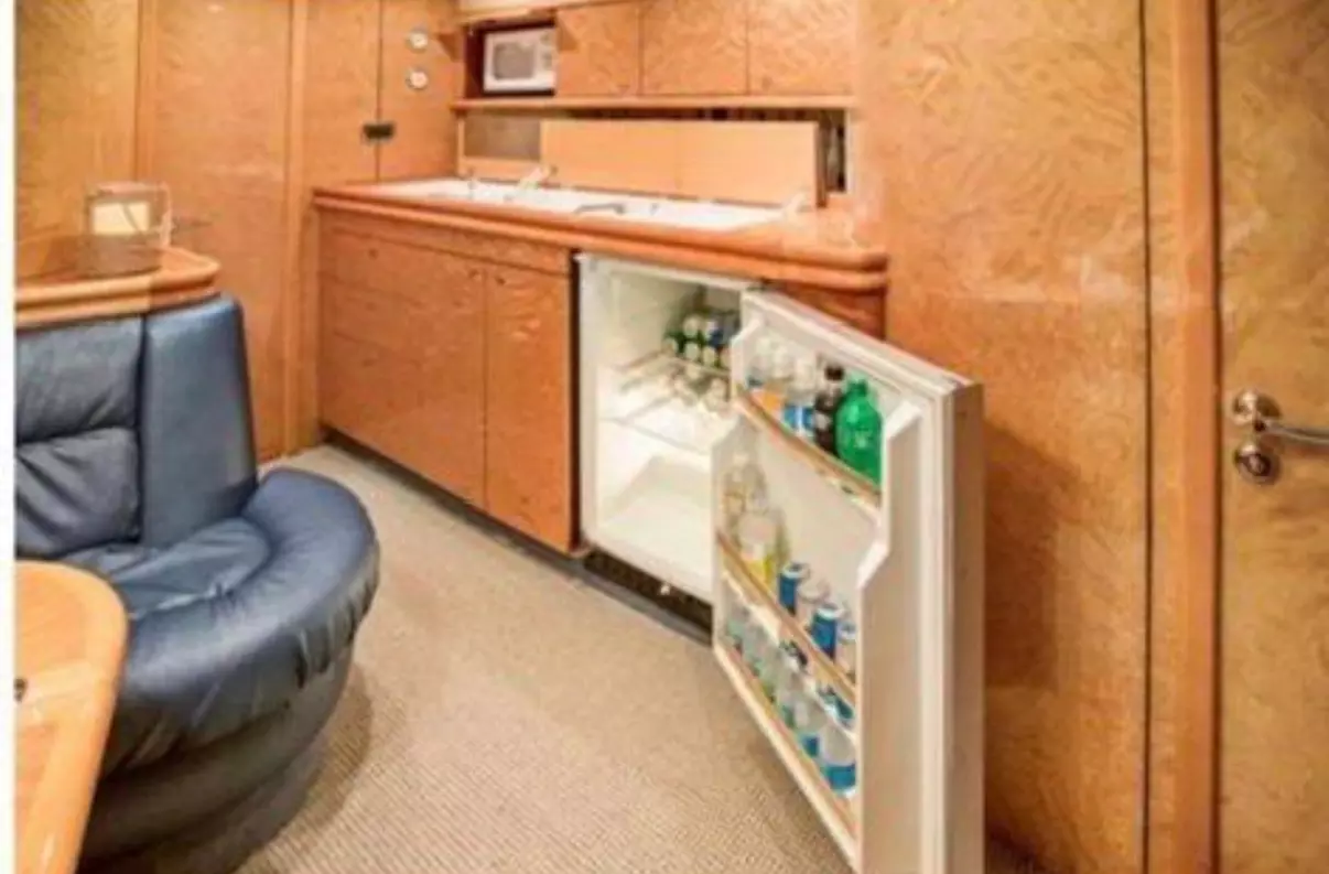 Bella Boats Yacht Charter – Miami Bay Area Cruises