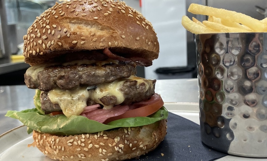 Image 5: For 1, 2 or 4 People: 2-Course Meal with Beer or Wine