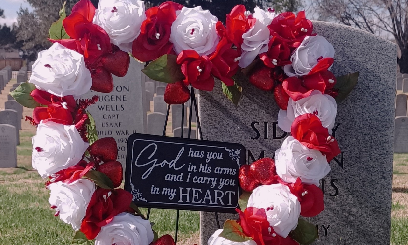 Floral Placement Service with Photo at Houston’s National Cemetery
