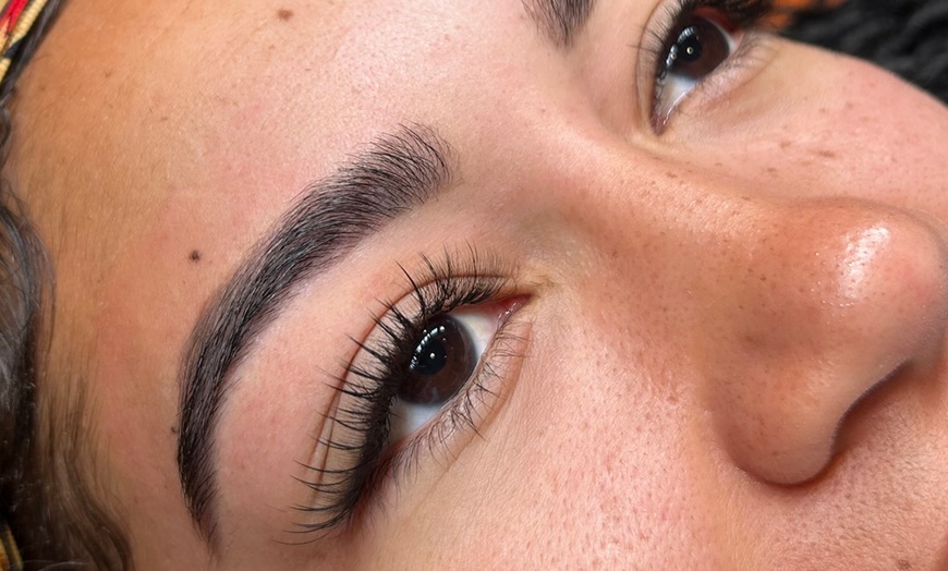 Image 5: Up to 36% Off on Eyelash Extensions at Gemstone Beauty