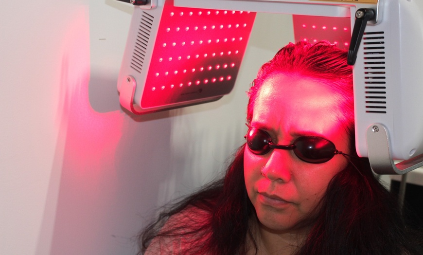 Image 2: Rejuvenate with Effective Red Light Therapy Sessions!
