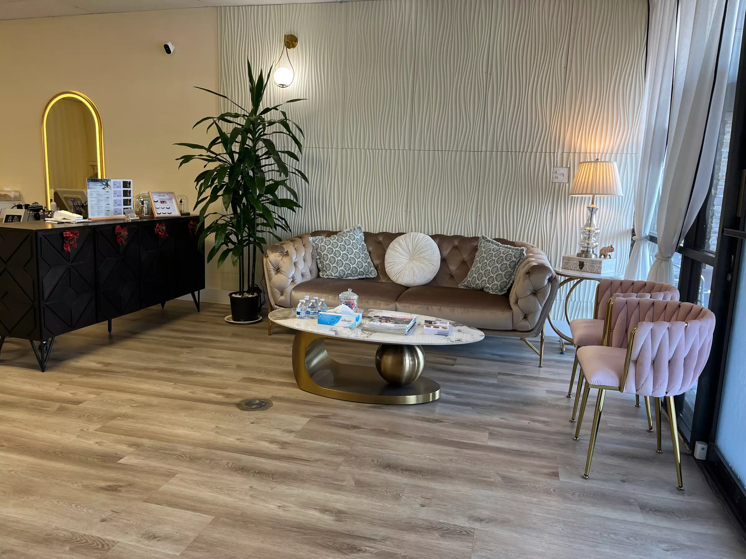 Classic, Hybrid, Volume, Mega Volume Eyelash Extensions, or Lash Lift