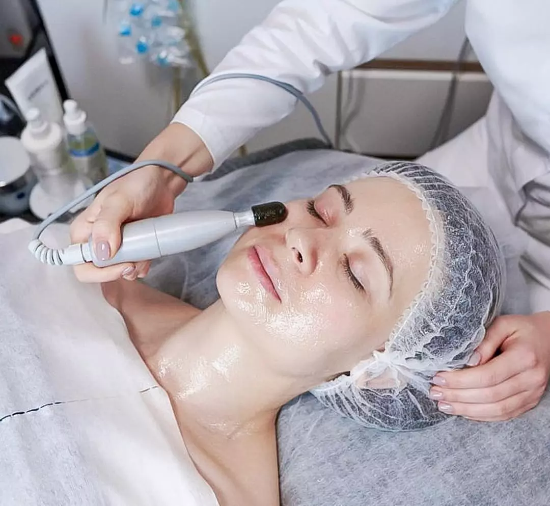 Karty podarunkowe do wydania na usługi w salonie Estetic World