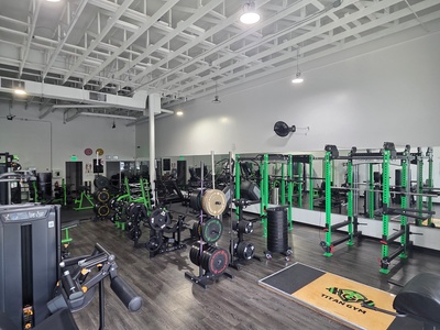 Day Pass For 1 Person - Titan Gym San Antonio, Texas