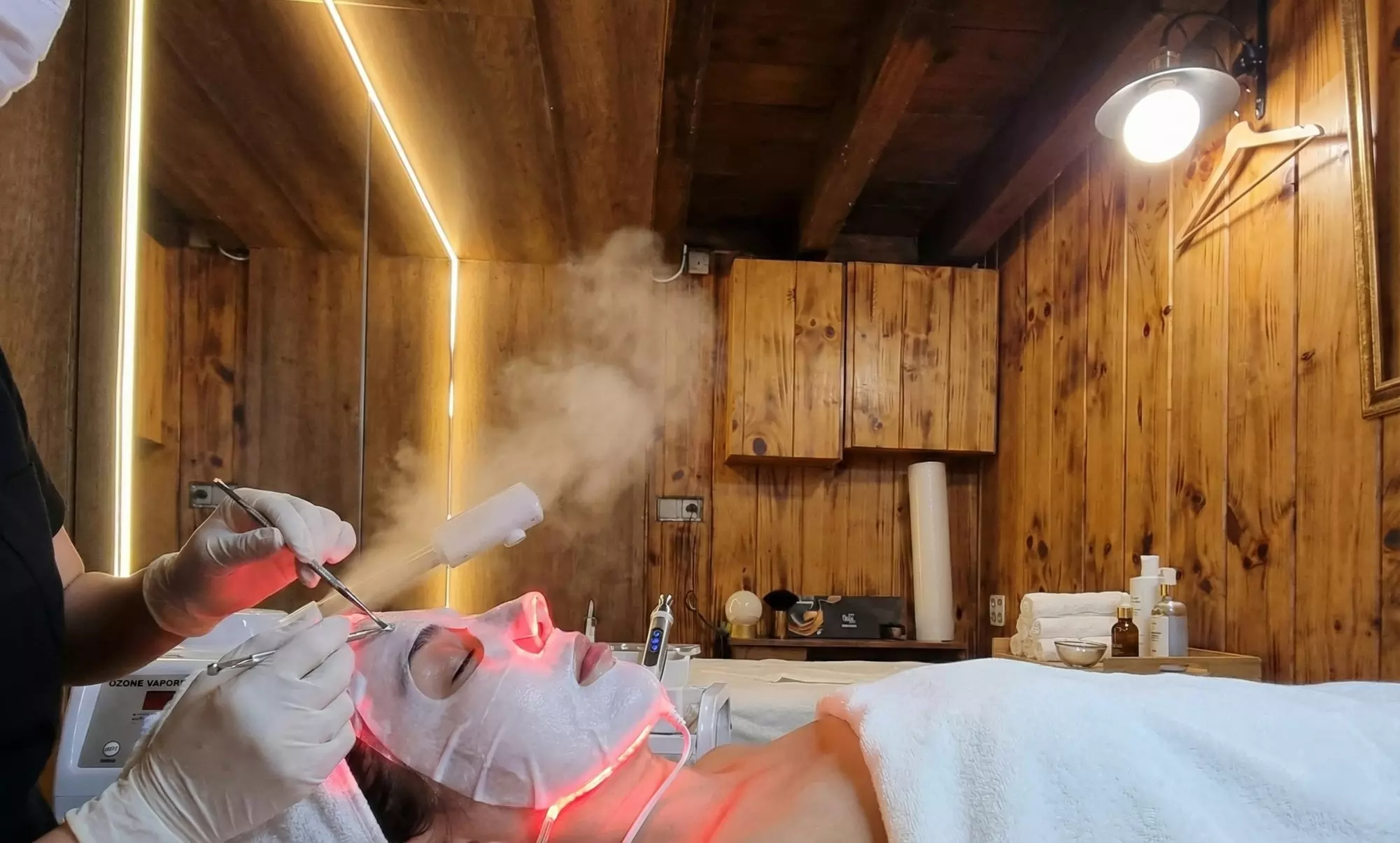 Limpieza facial con opción a microdermoabrasión y máscara led