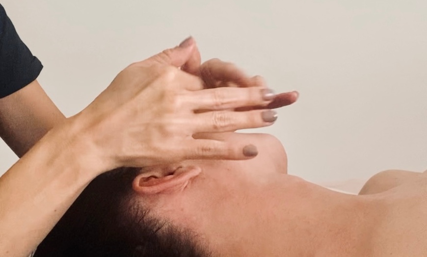 Image 3: Naturalny lifting i odprężenie: masaż Kobido Up z opcjonalną maską