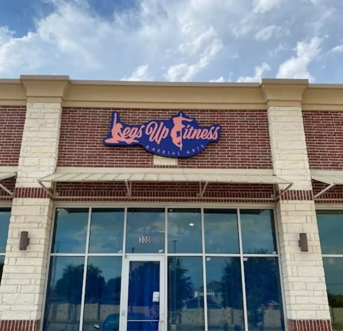 Aerial & Dance Fitness Classes – Legs Up Fitness & Aerial Arts, Texas