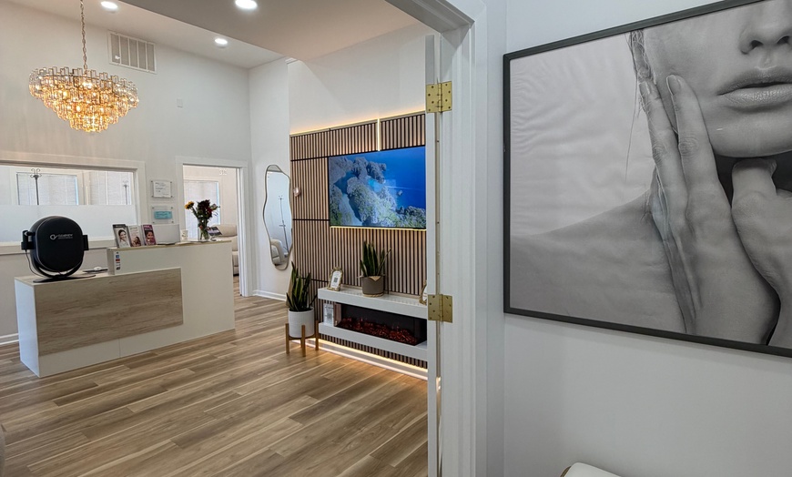 Image 4: Up to 40% Off on Facial - Oxygen at JENNVIE Med Spa
