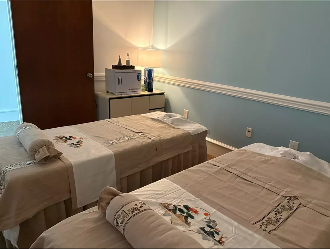 30-Minute Express or 60-Minute Signature Facial(s) for a Lasting Glow