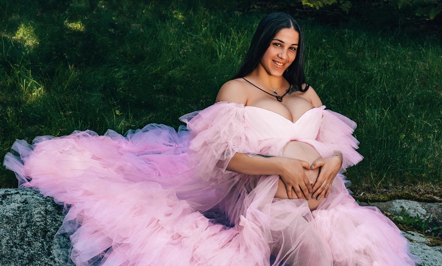 Image 3: Capture Motherhood's Beauty with a Maternity Photo Shoot