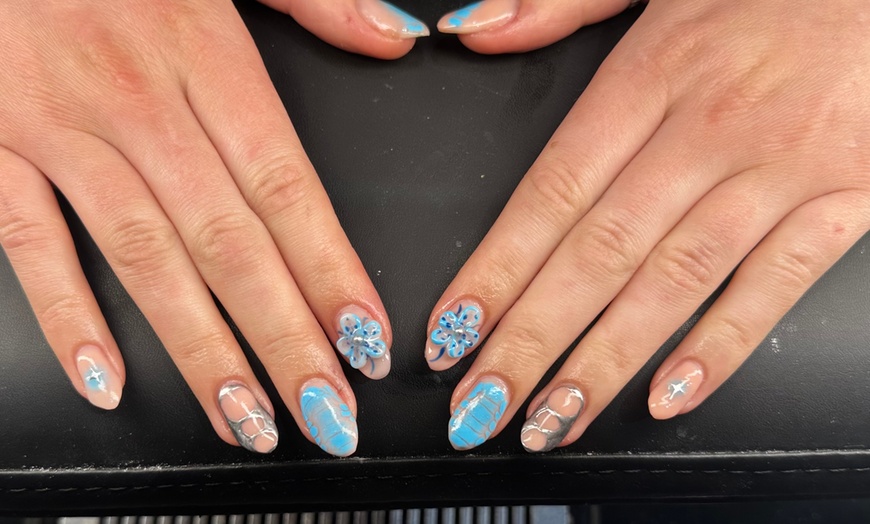 Image 2: Transform Your Nails w/1 Set of Gel-X/Polish Removal (Gel-X / Acrylic)