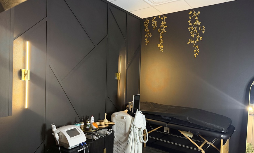 Image 3: 60-Min Ultrasonic Cavitation for Smoother Body Contours