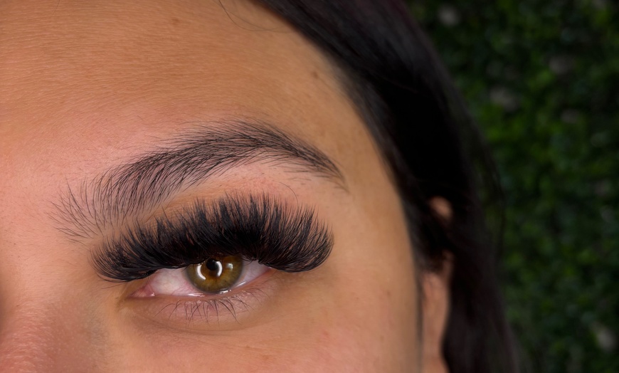Image 7: Full Set of Volume w/ or w/o Refill or Eyelash Extensions + Bottoms