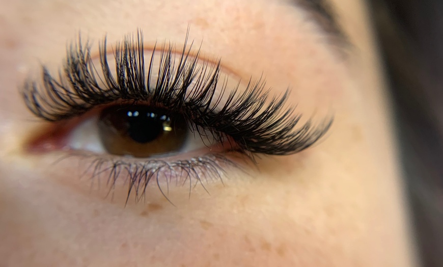 Image 3: Eyelash Extensions for Any Occasion