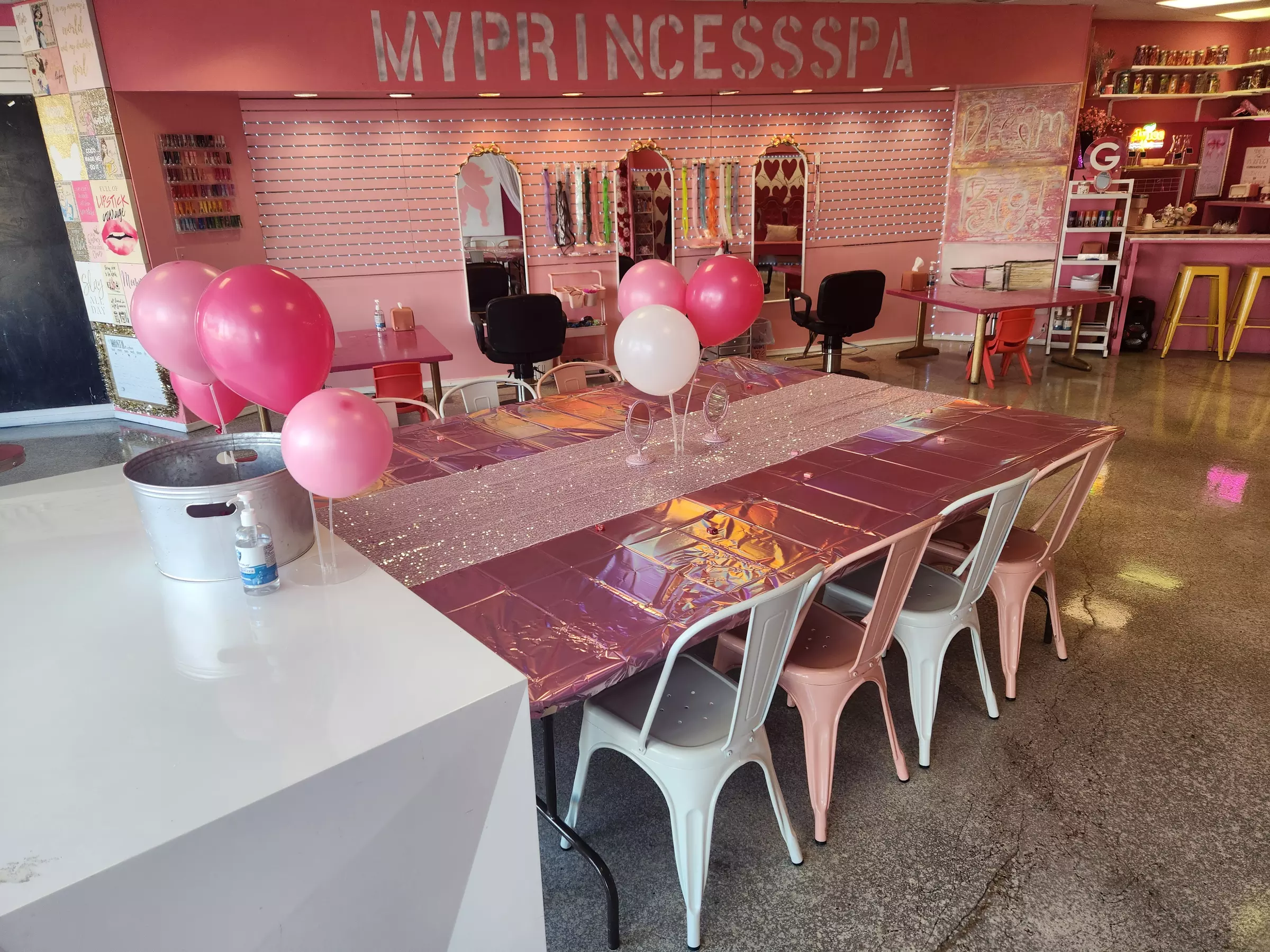Kid-focused Spa: Mini Glam, Craft & Color and Swiftie Sparkle Party