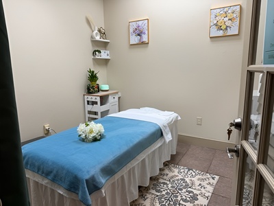 Swedish Massage (60 Minutes) - life tree spa