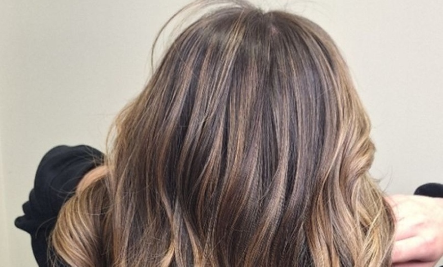 Image 5: Custom Haircut, Conditioning & Blowdry with Color or Highlights