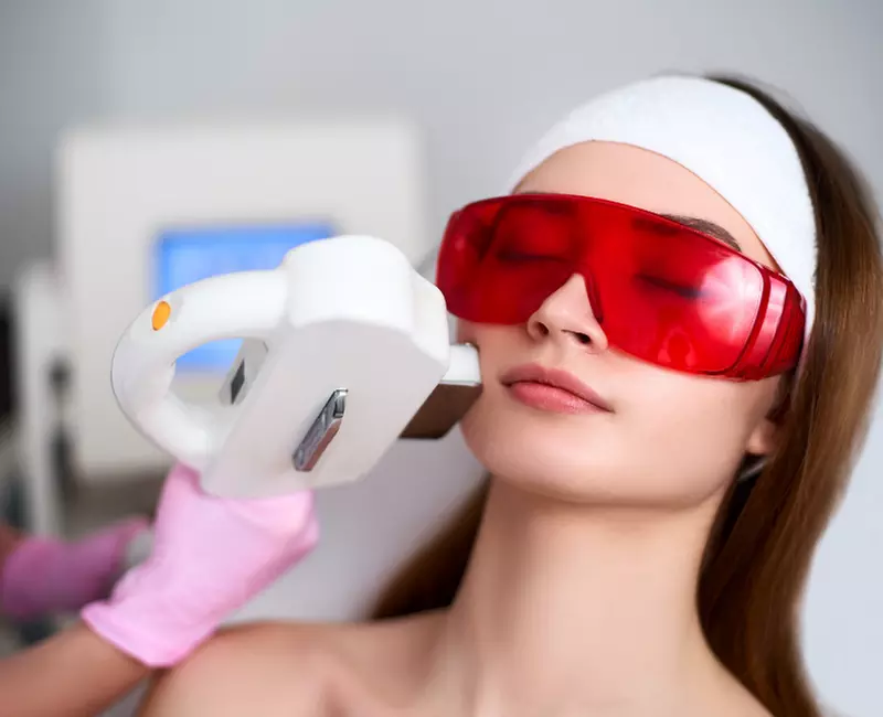 Karty podarunkowe do wydania na usługi w salonie Estetic World