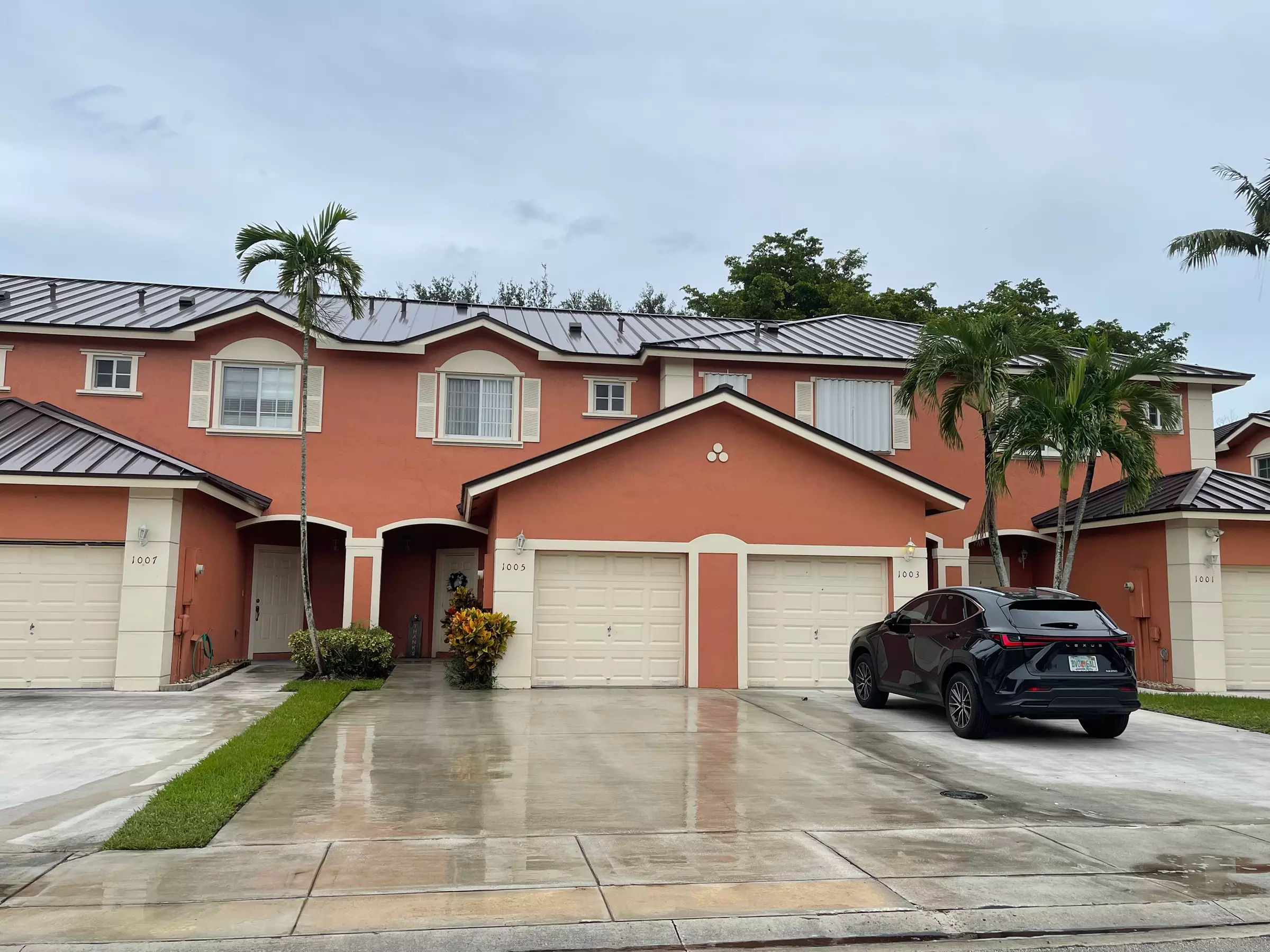 Up to 46% Off on Pressure Washing at Sunny days pressure washing