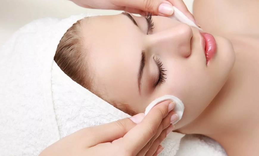 Image 9: Karty podarunkowe do wydania na usługi w salonie Estetic World