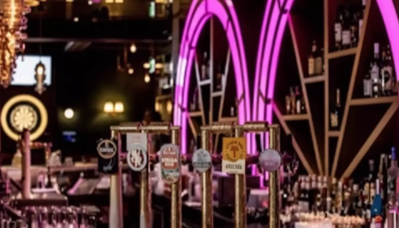 Three Hours Unlimited Game Pass w/ One Beer/Wine + Pizza & Chicken