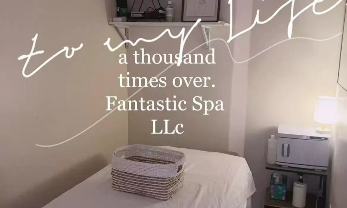 Unwind with a 65-minute massage combo experience 