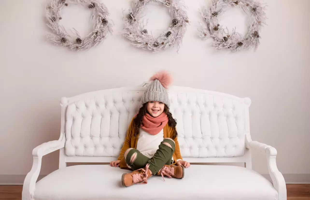 30 or 60-Min Seasonal or Holiday Photography Session + Photo Package