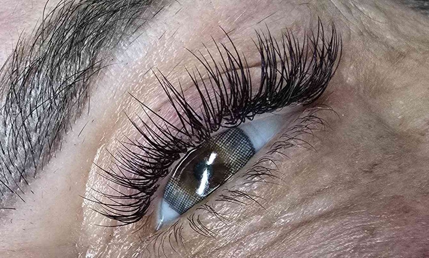 Image 4: Get Classic, Hybrid, Volume or Technological Fiber Full Set Extensions