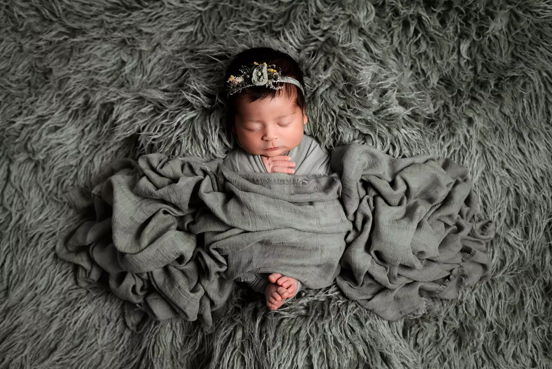Celebrate your Child with In-Home Newborn Baby Photoshoot