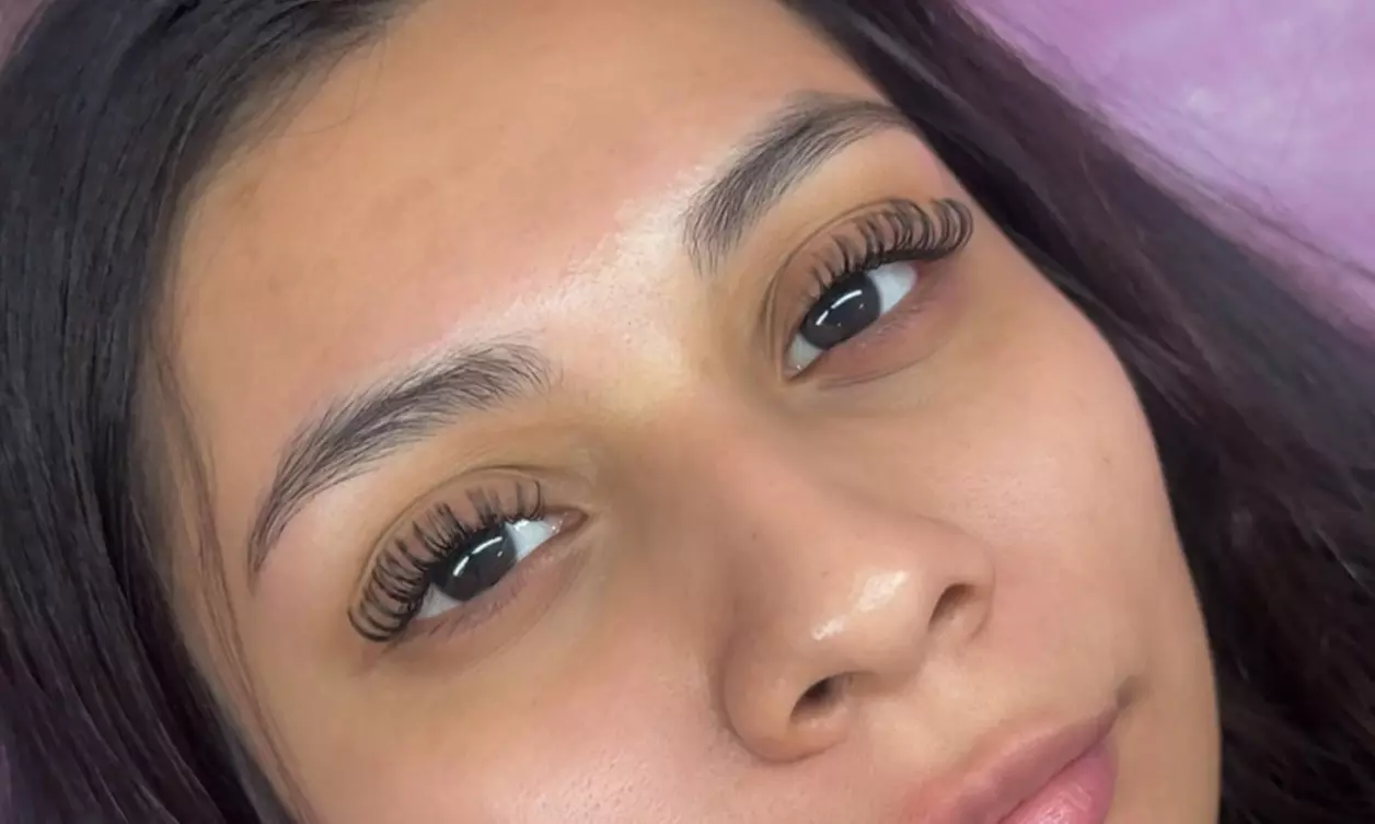 Enhance Your Eyes with a Full Set of Classic Eyelash Extensions