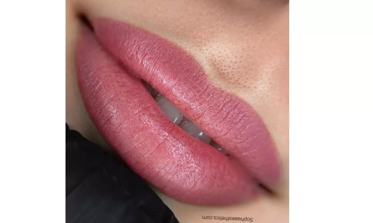 Up to 44% on Nano Hairstrokes, Permanent Lip Blush & Brow Lamination for a Limited-Time! - Primary Image