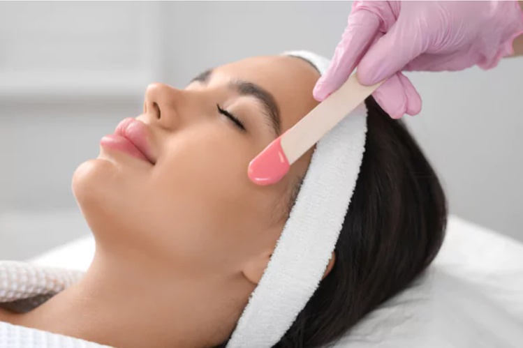 Achieve Glowing Skin with One Full Face Wax Service for Ladies!