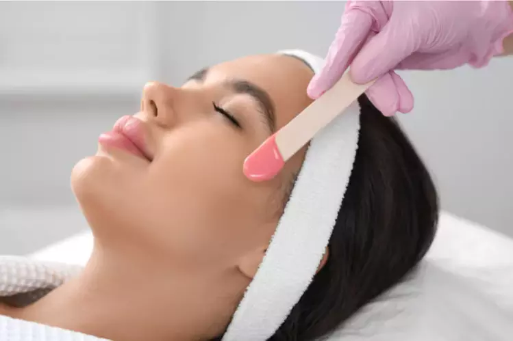 Achieve Glowing Skin with One Full Face Wax Service for Ladies!