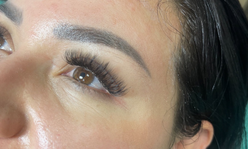 Image 3: Up to 37% Off on Eyelash Extensions at Hang's Spa