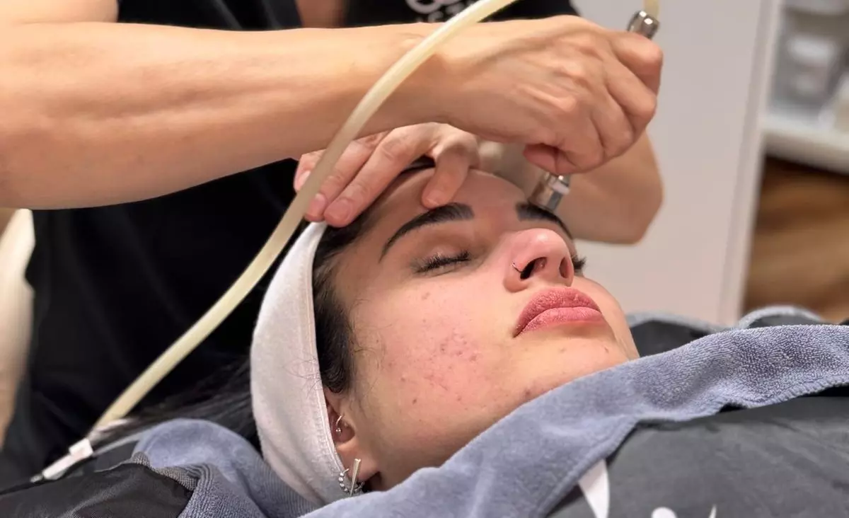 Revitalize with Our Super Detox Glow Treatment Today