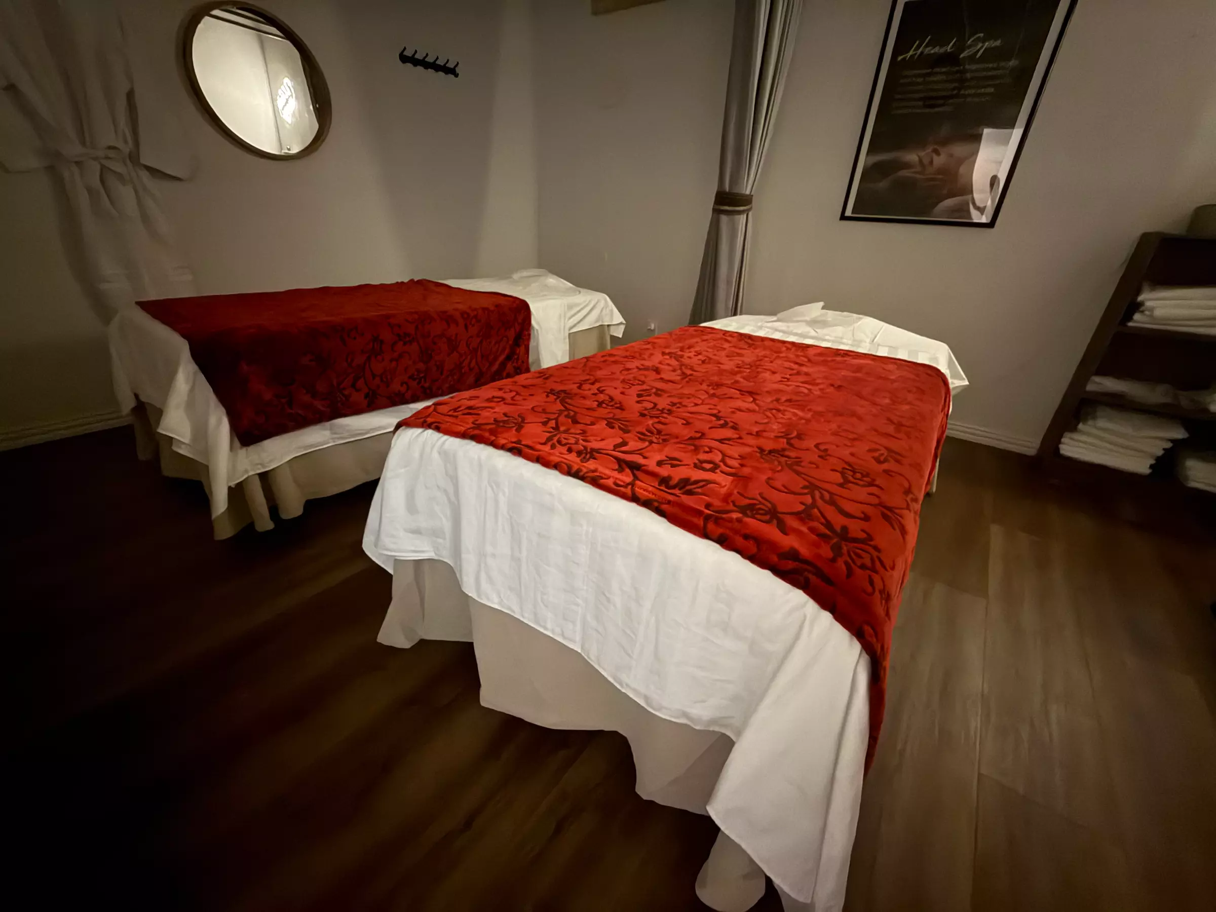 60-Min Foot Reflexology & Body Session w/ Foot Bath & Hot Stones