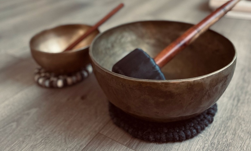 Image 5: Probestunde Pole Dance, Stretching oder Yoga für 1 Person