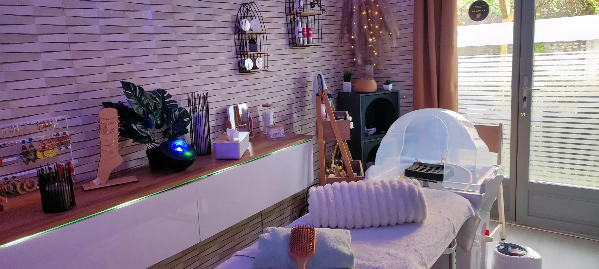 Head spa au choix avec séchage offert, soin du visage en option, à Bulle de détente (jusqu'à 47% de remise) - Primary Image