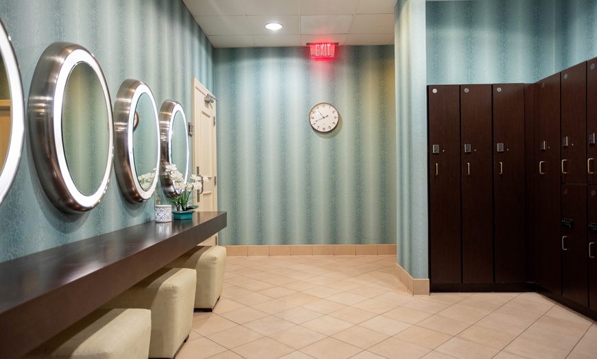 Image 3: Relaxing Swedish Massage with Amenity Access