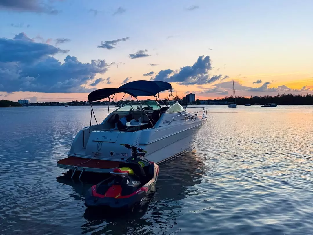 Private Yacht Tour – Miami Harbor & Coastline