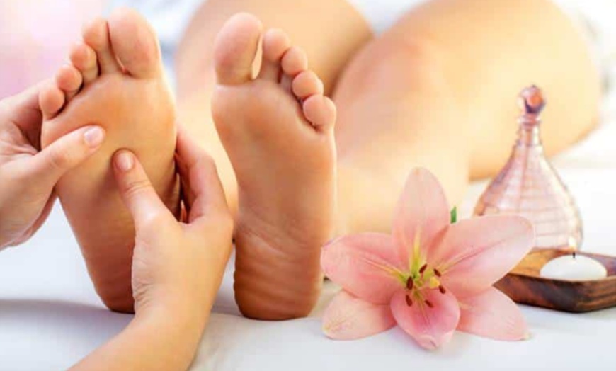 Image 5: Séance de réflexologie plantaire ou palmaire et faciale