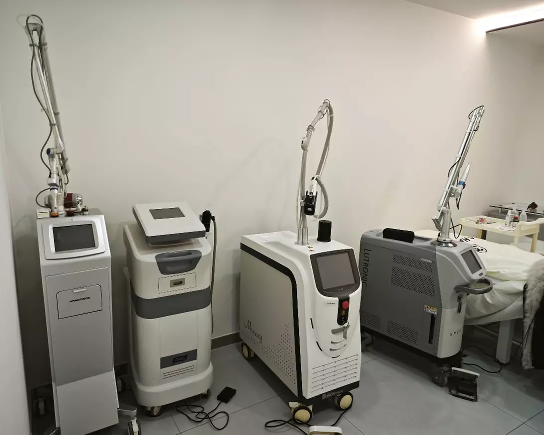 Pico Laser Carbon Peel with Complimentary Facial Cleaning