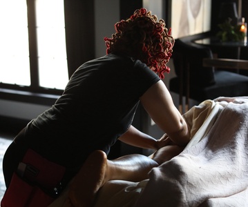 60-Minute Therapeutic Massage - Massage Art Studio