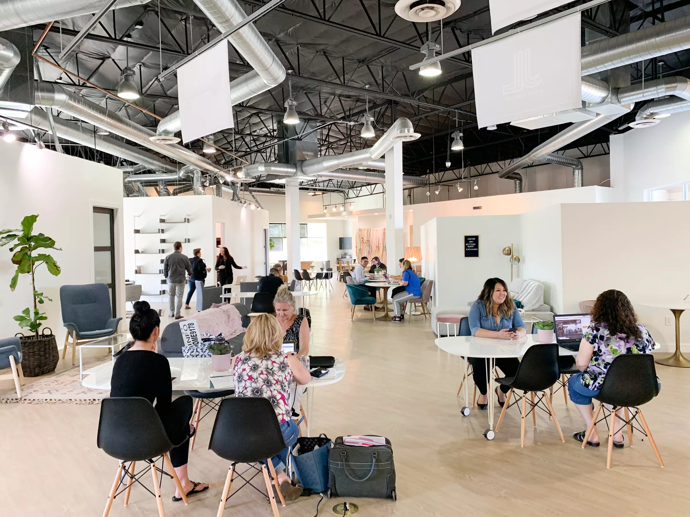 Up to 50% Off on Shared Working Space Rental at Bottega Exchange - Second Medium