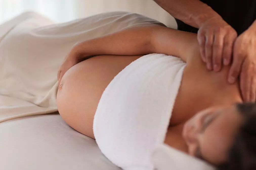 Gentle 60-Minute Prenatal Massage for Mom-to-Be