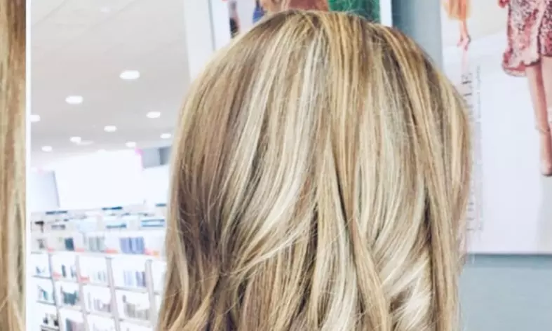 Unleash Your Inner Glam with a Stunning Hair Makeover!