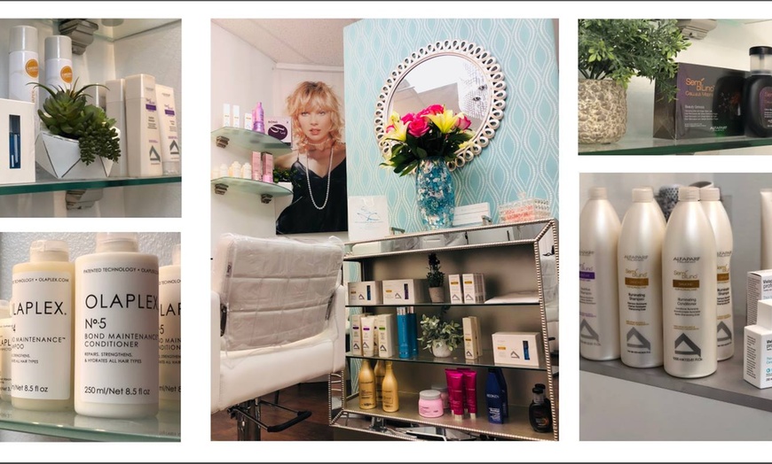 Image 2: 60 or 90 Minute Swedish Massage with Hot Stones and Aromatherapy
