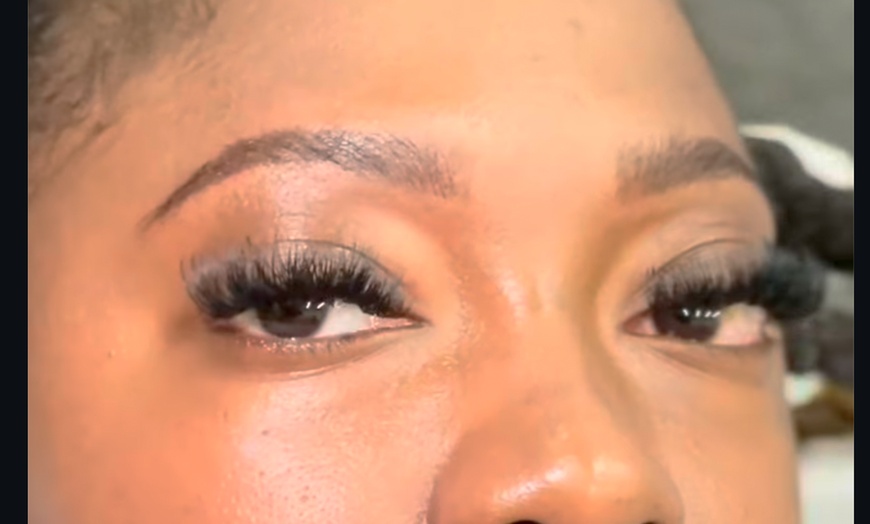 Image 2: Light Volume Hybrid or Volume Eyelash Extension Packages