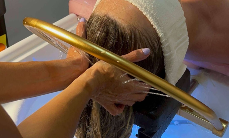 Image 3: Revitalisez vos cheveux et détendez-vous avec un Head Spa relaxant